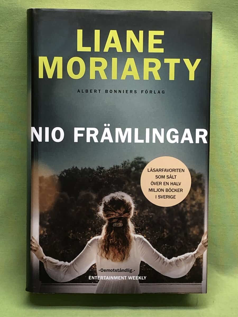 Liane Moriarty : Nio främlingar