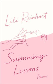 Lili Reinhart : Swimming lessons