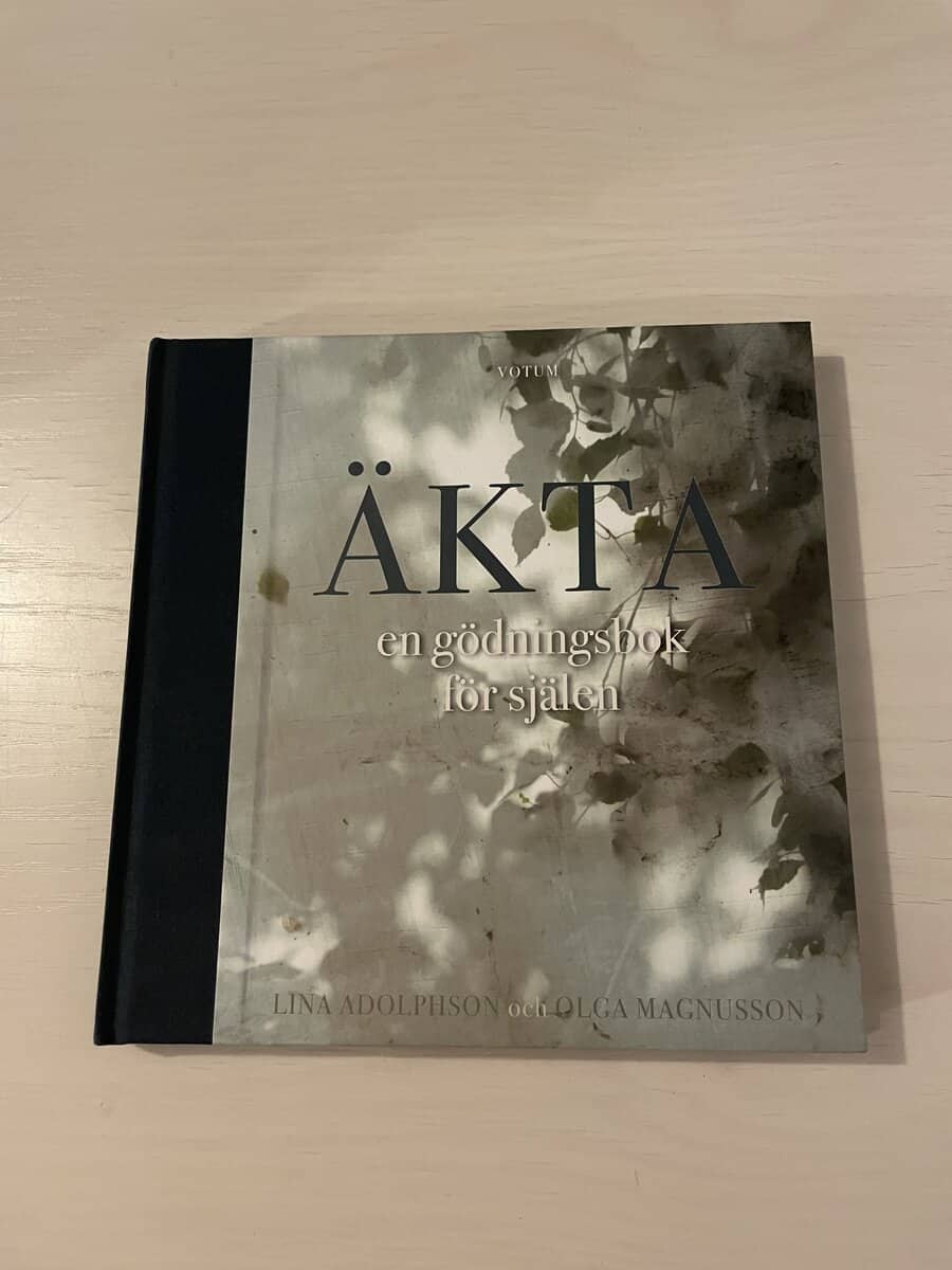 Lina Adolphson : Äkta