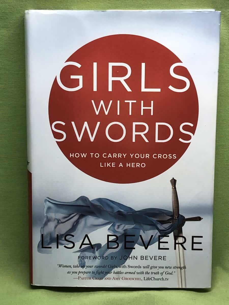 Lisa Bevere : Girls with Swords
