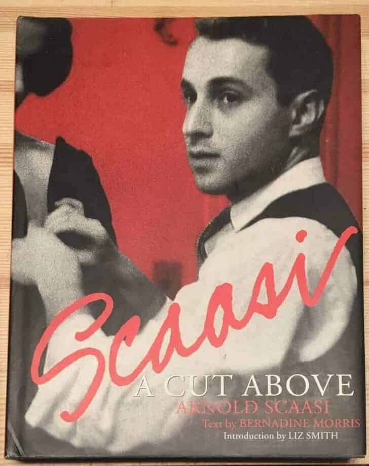 Liz Smith B Morris : Arnold Scaasi
