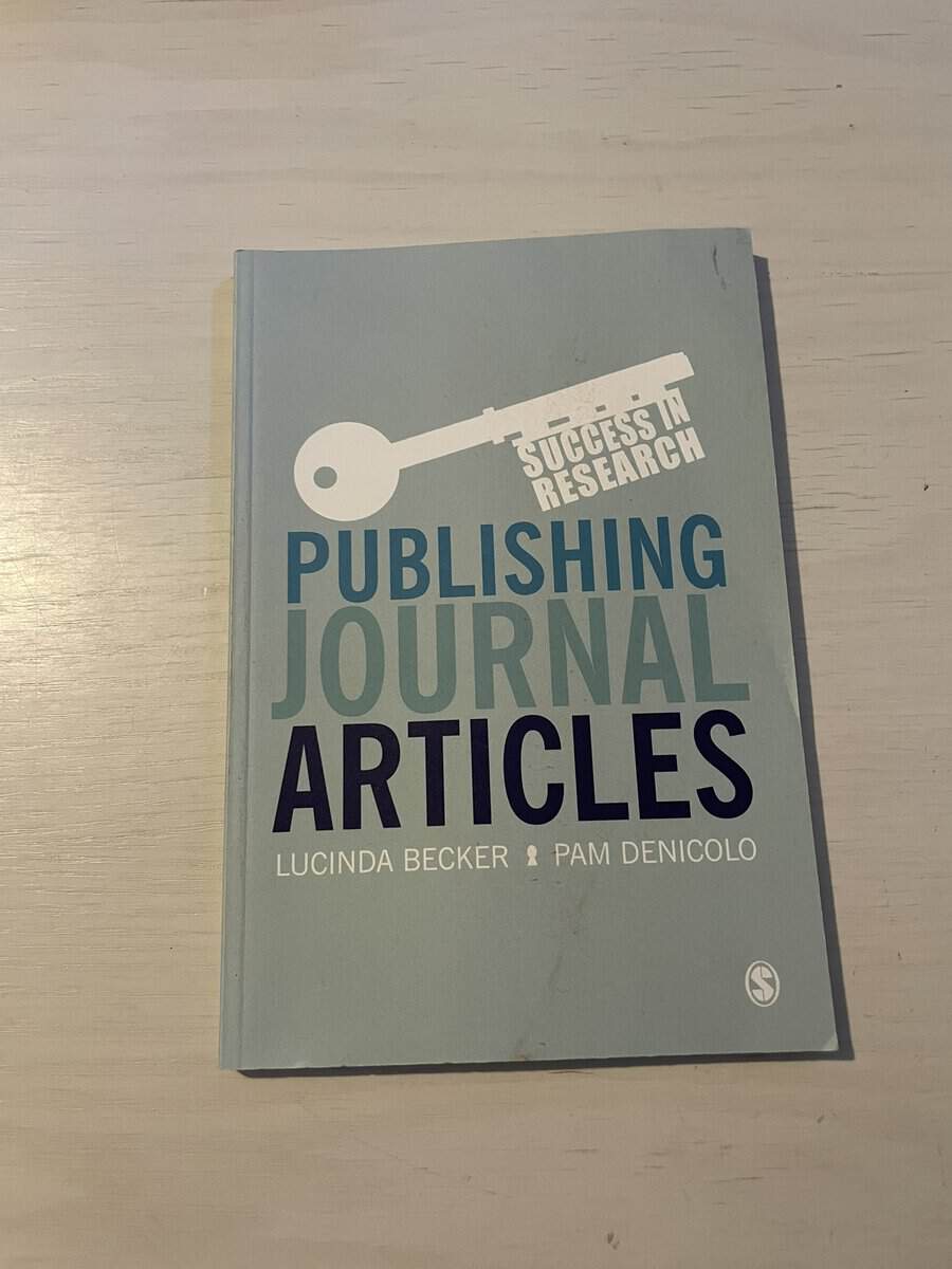 Lucinda Becker : Publishing journal articles