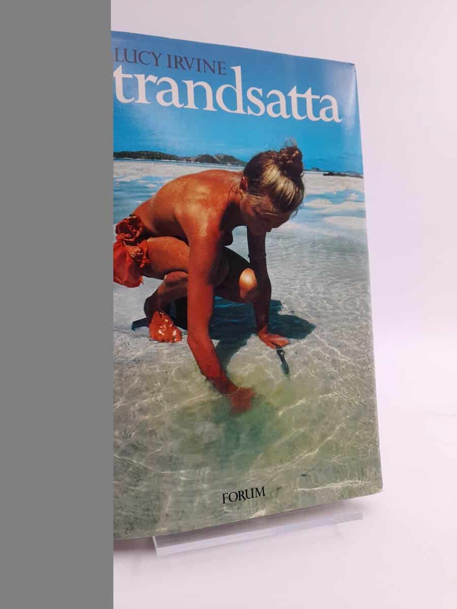 Lucy Irvine : Strandsatta