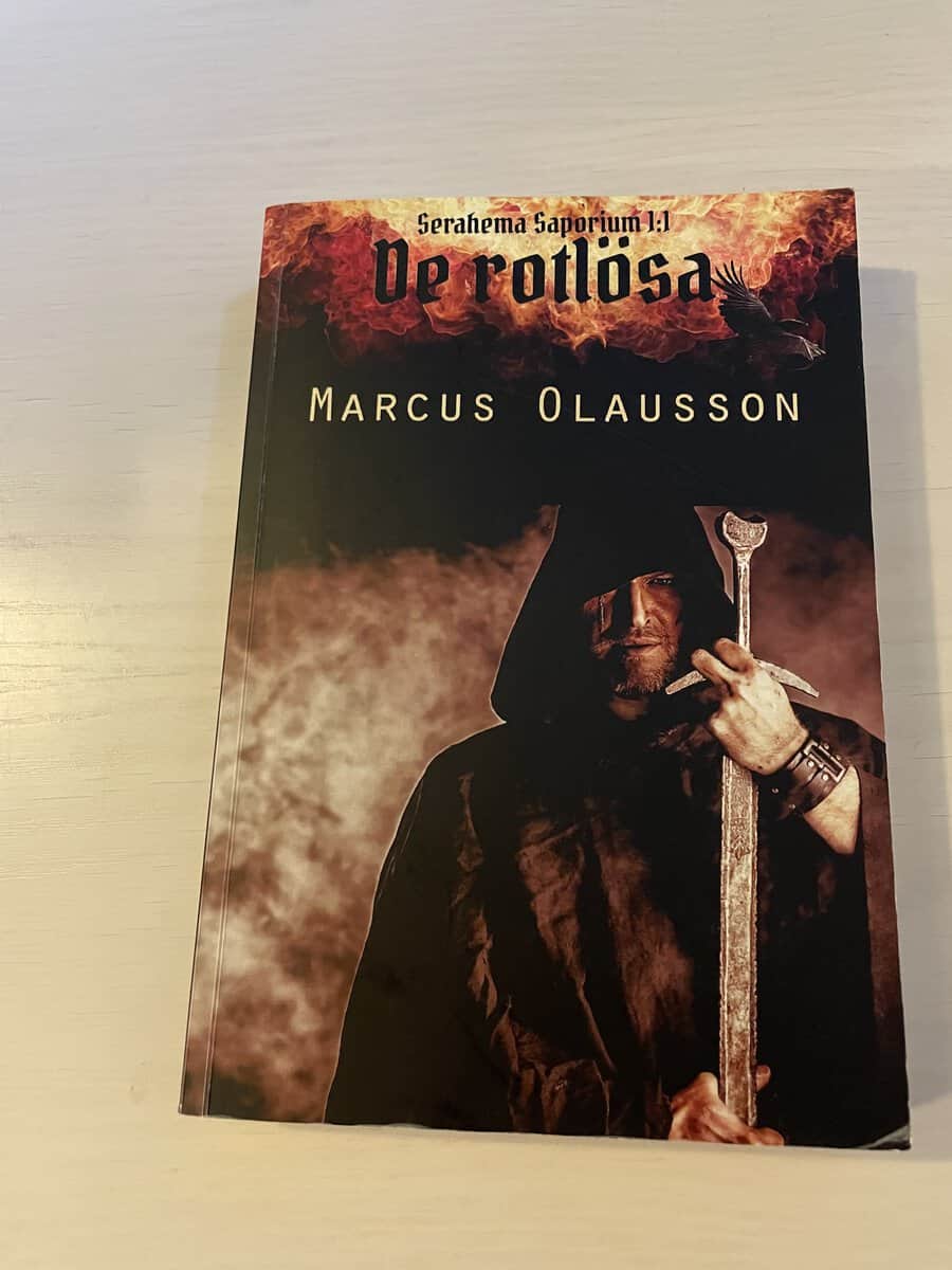 Marcus Olausson : Serahema Saporium 1:1 - De rotlösa