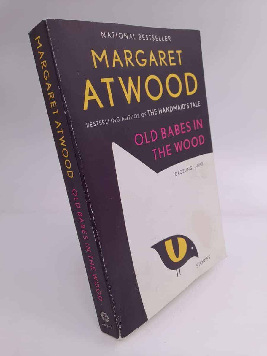 Margaret Atwood : Old babes in the wood