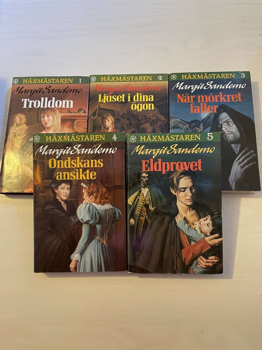 Margit Sandemo : Häxmästaren 1-5 - Trolldom - Ljuset i dina ögon - När mörkret faller - Ondskans ansikte - Eldprovet
