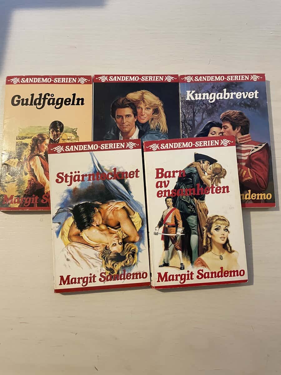 Margit Sandemo : Sandemoserien 26-30 - Guldfågeln - Nyckeln - Kungabrevet - Stjärntecknet - Barn av ensamheten