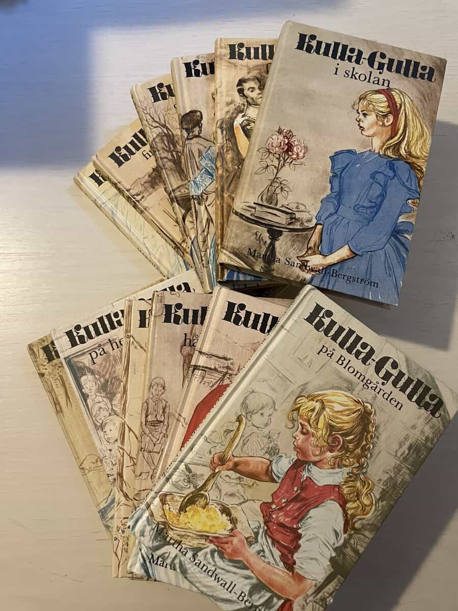Martha Sandwall-Bergström : Kulla-Gulla 0-11 - Hela serien - 12 böcker - Kulla-Gulla på Blomgården - Kulla-Gulla - Kulla-Gulla håller sitt löfte - Kulla-Gulla vinner en seger - Kulla-Gulla på herrgården - Kulla-Gulla löser en gåta - Kulla-Gulla i skolan - Kulla-Gullas första bal - Kulla-Gullas sommarlov - Kulla-Gulla och Tomas Torpare - Kulla-Gulla finner sin väg - Kulla-Gullas myrtenkrona