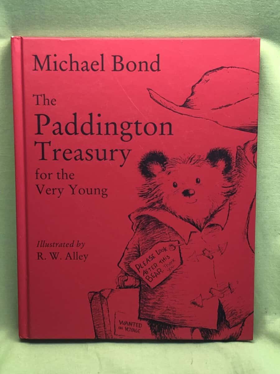 Michael Bond : The Paddington treasury for the very young