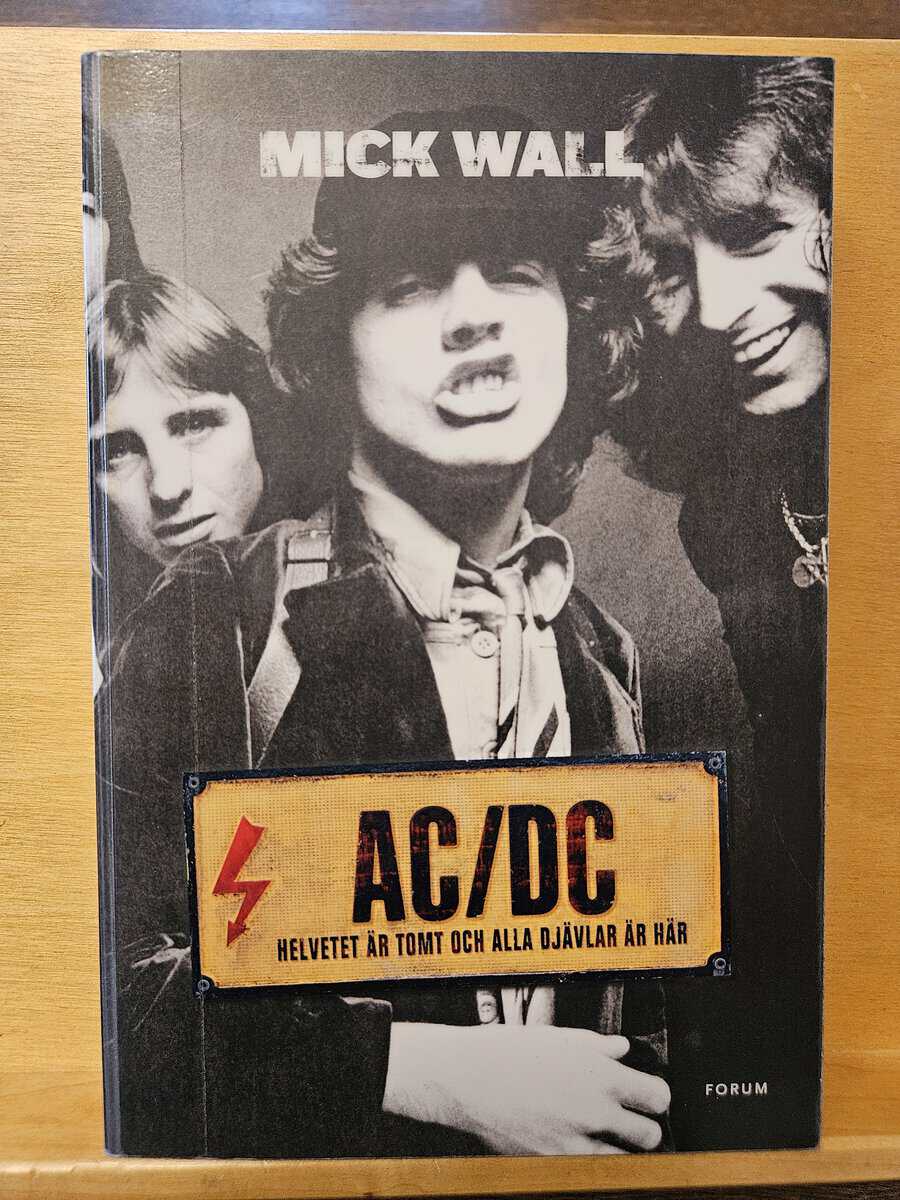 Mick Wall : AC/DC