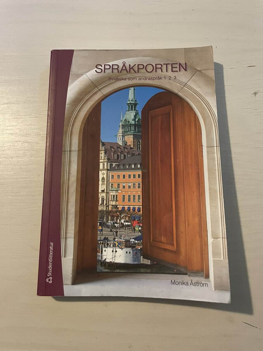 Monika Åström : Språkporten