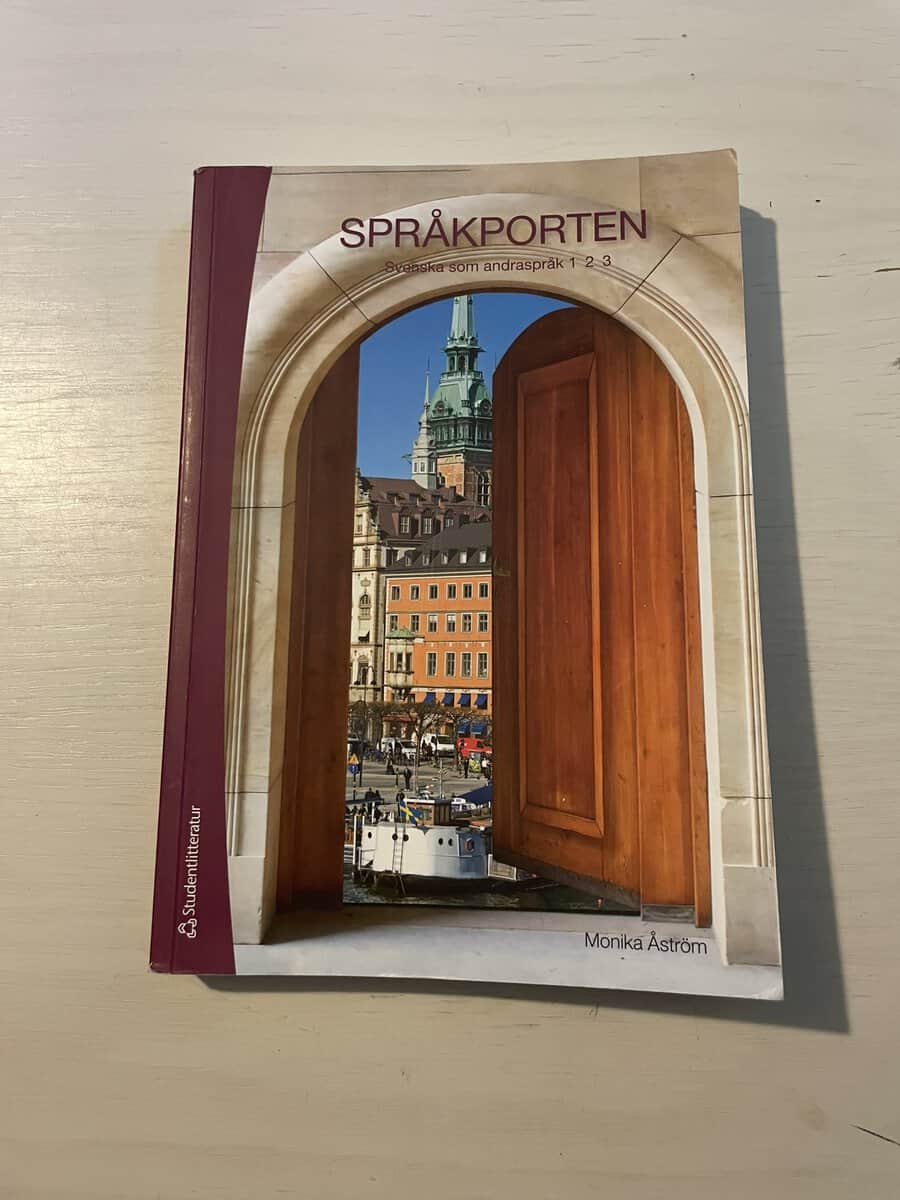 Monika Åström : Språkporten
