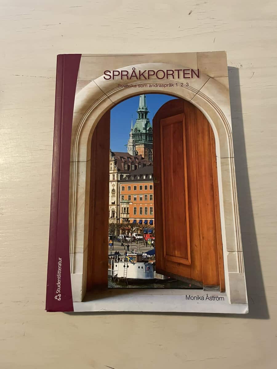 Monika Åström : Språkporten
