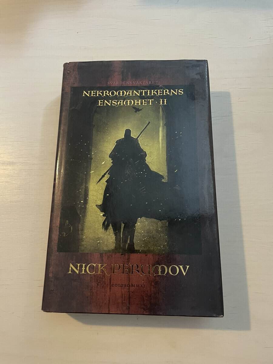 Nick Perumov : Svärdens väktare 7 - Nekromantikerns ensamhet II (2)