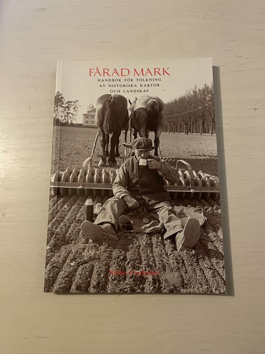 Niklas Cserhalmi : Fårad mark