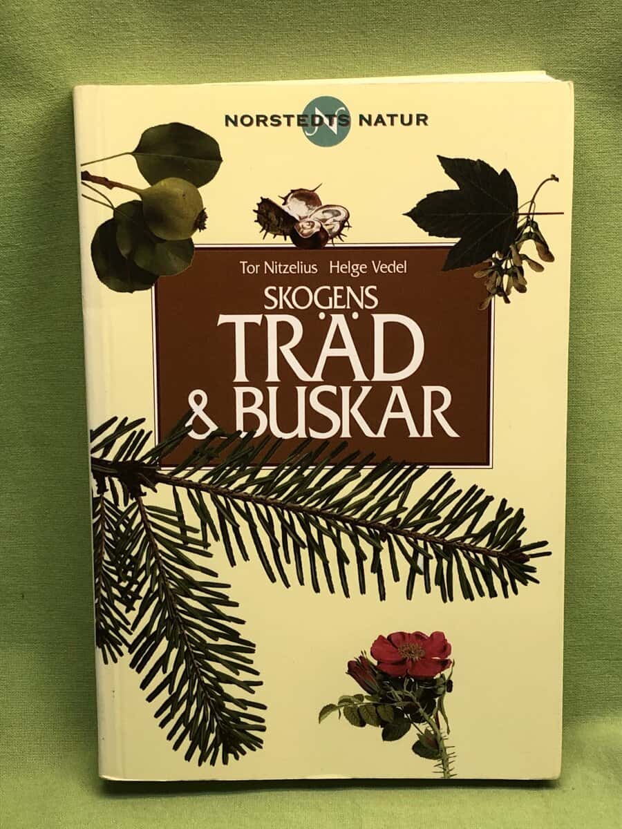 Nitzelius, Tor ; Vedel, Helge : Skogens träd och buskar