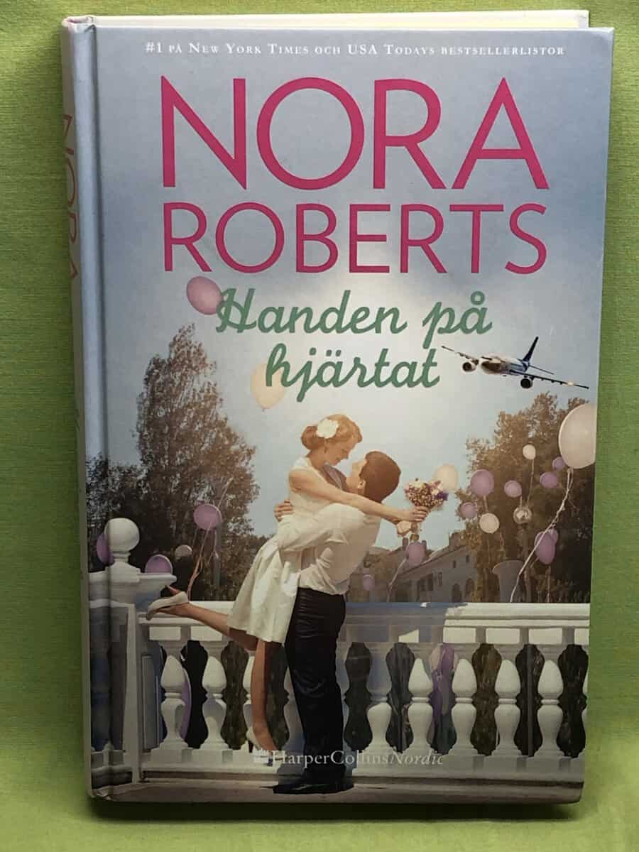 Nora Roberts : Handen på hjärtat