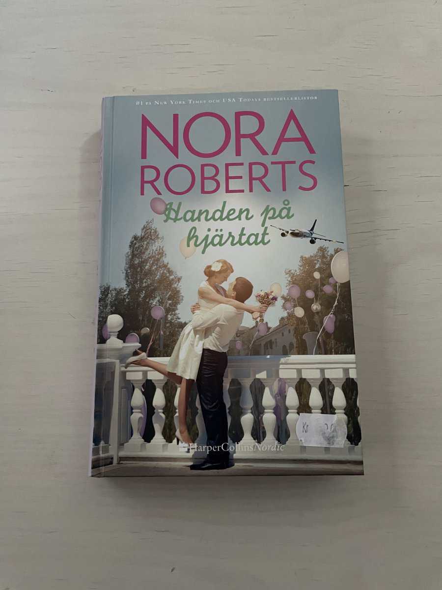 Nora Roberts : Handen på hjärtat