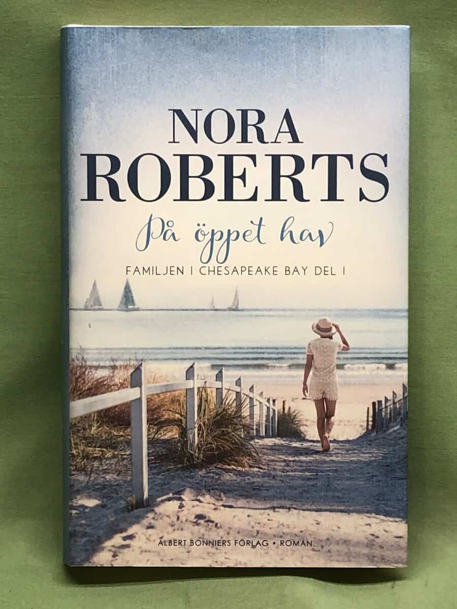 Nora Roberts : På öppet hav