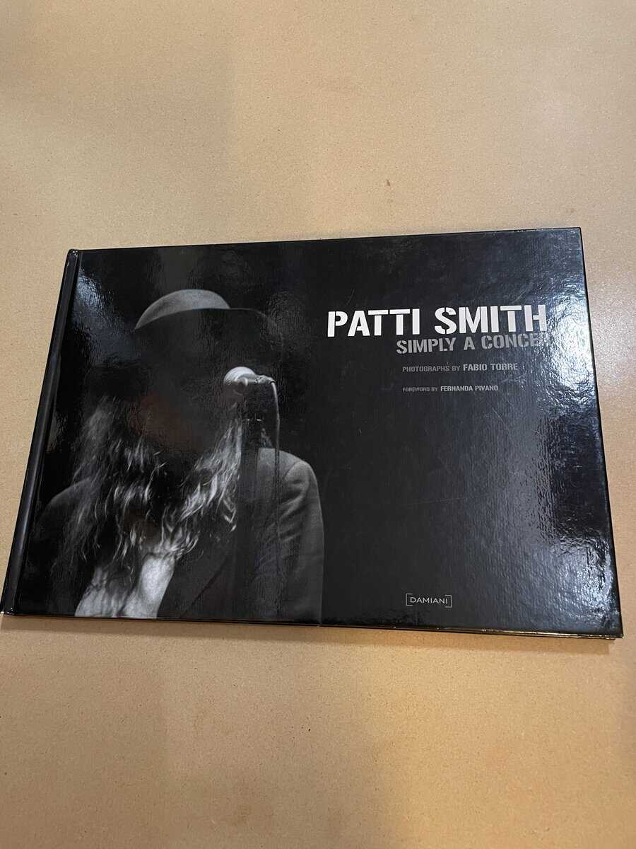 Patti Smith - Simply a Concert