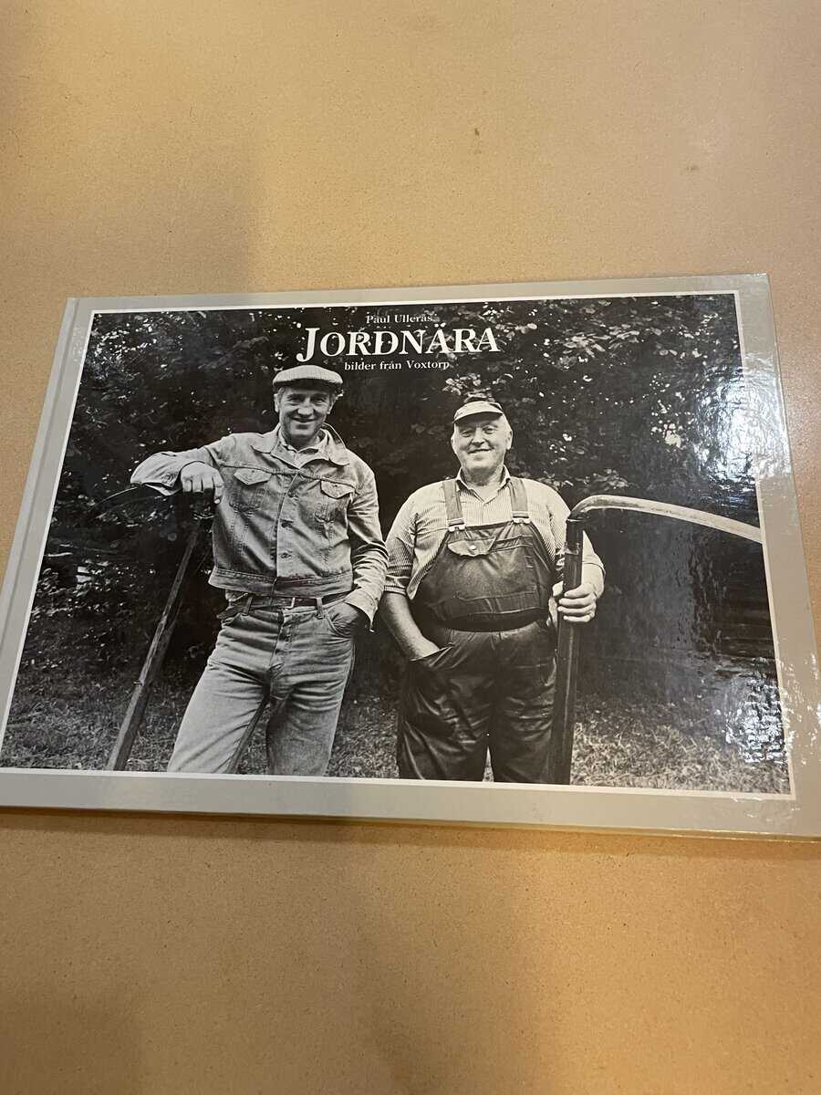 Paul Ullerås : Jordnära bilder från Voxtorp