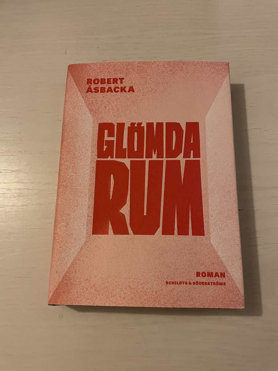 Robert Åsbacka : Glömda rum