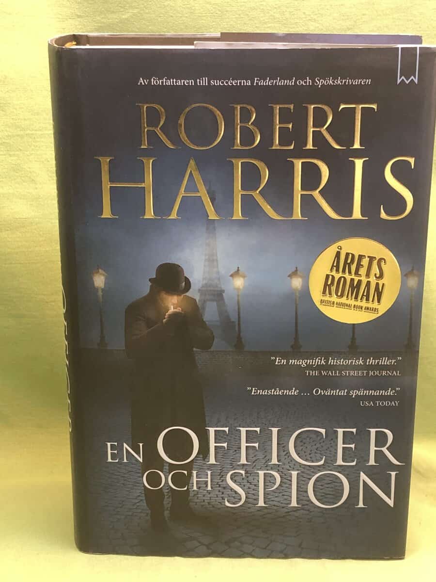 Robert Harris : En officer och spion