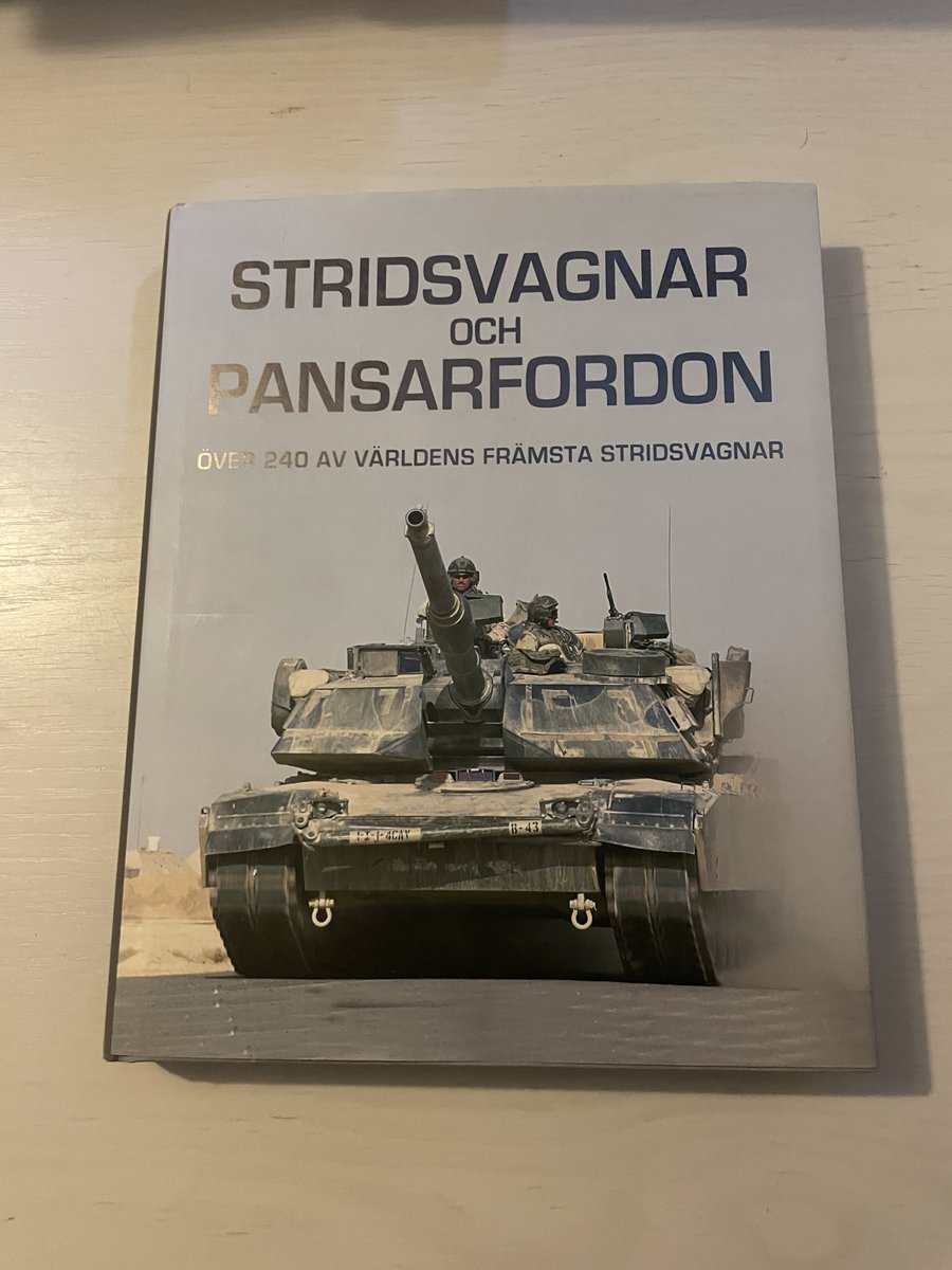Robert Jackson : Stridsvagnar och pansarfordon