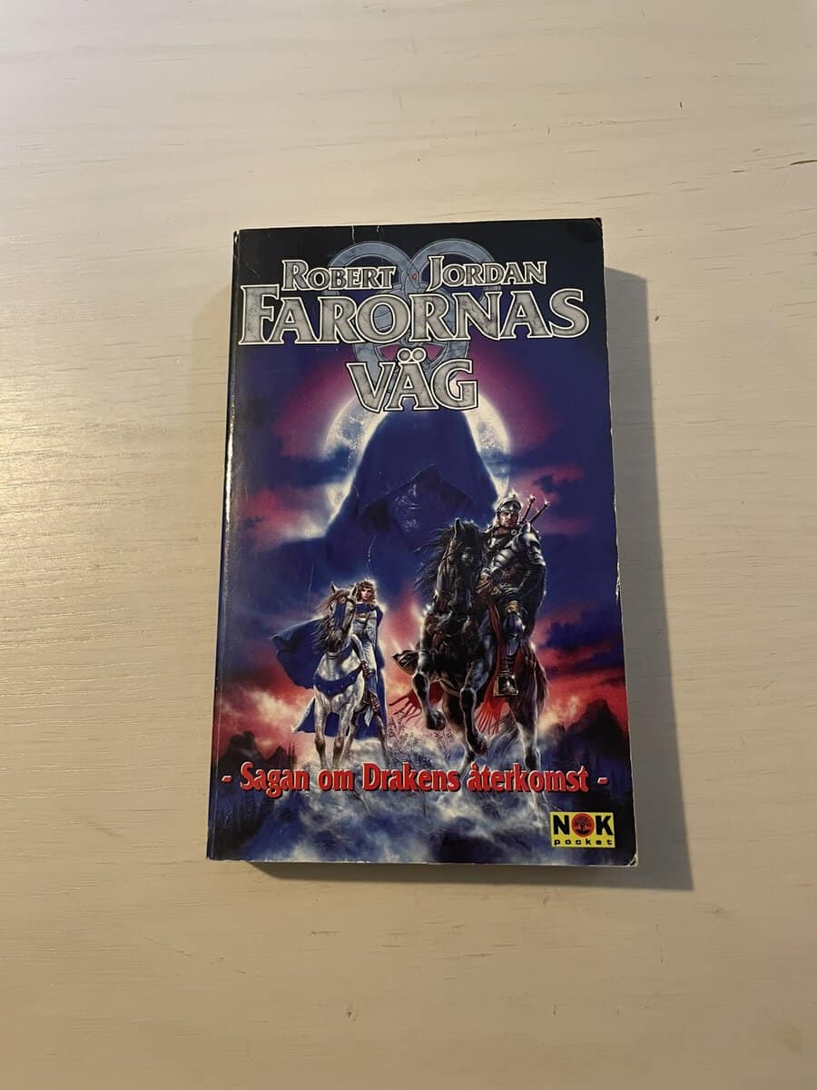 Robert Jordan : Sagan om drakens återkomst 1 - Farornas väg