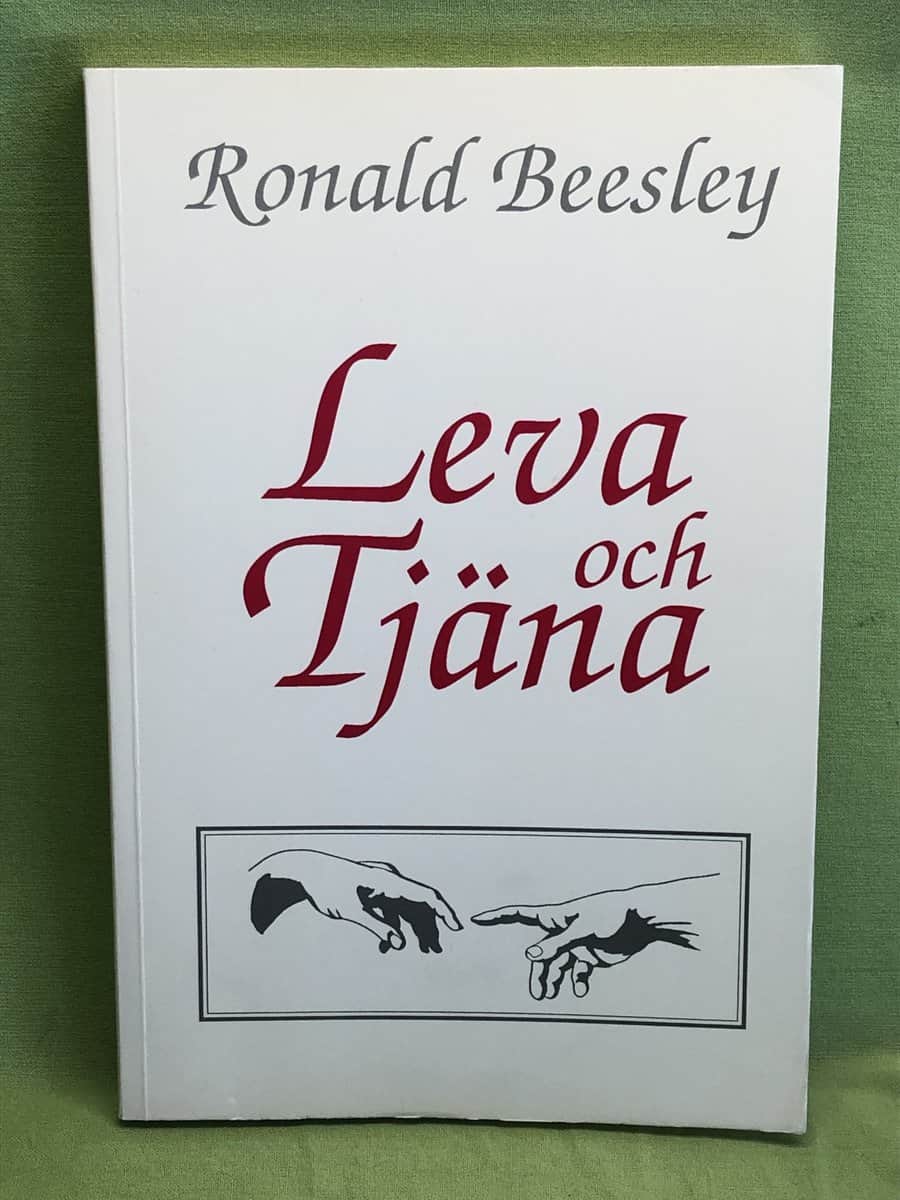 Ronald P. Beesley : Leva och tjäna