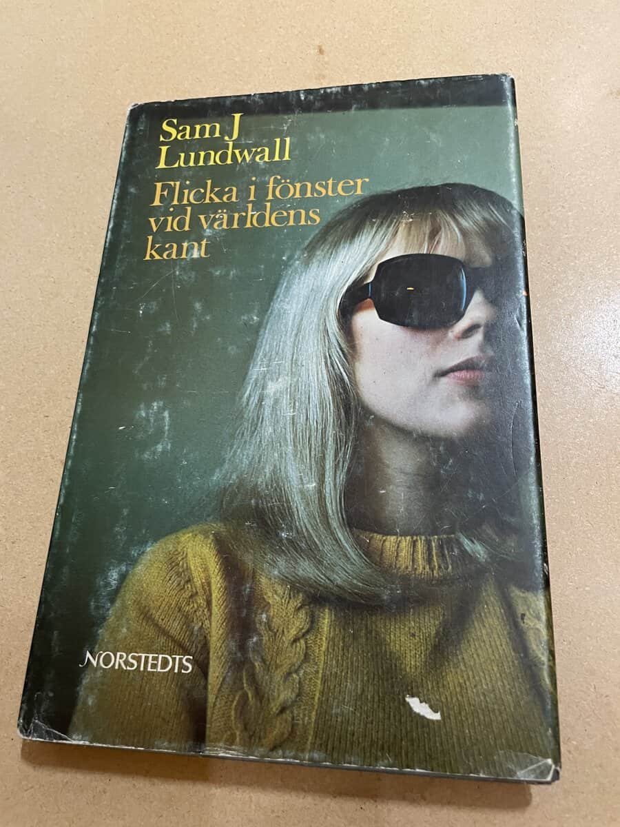 Sam J. Lundwall : Flicka i fönster vid världens kant en gotisk berättelse