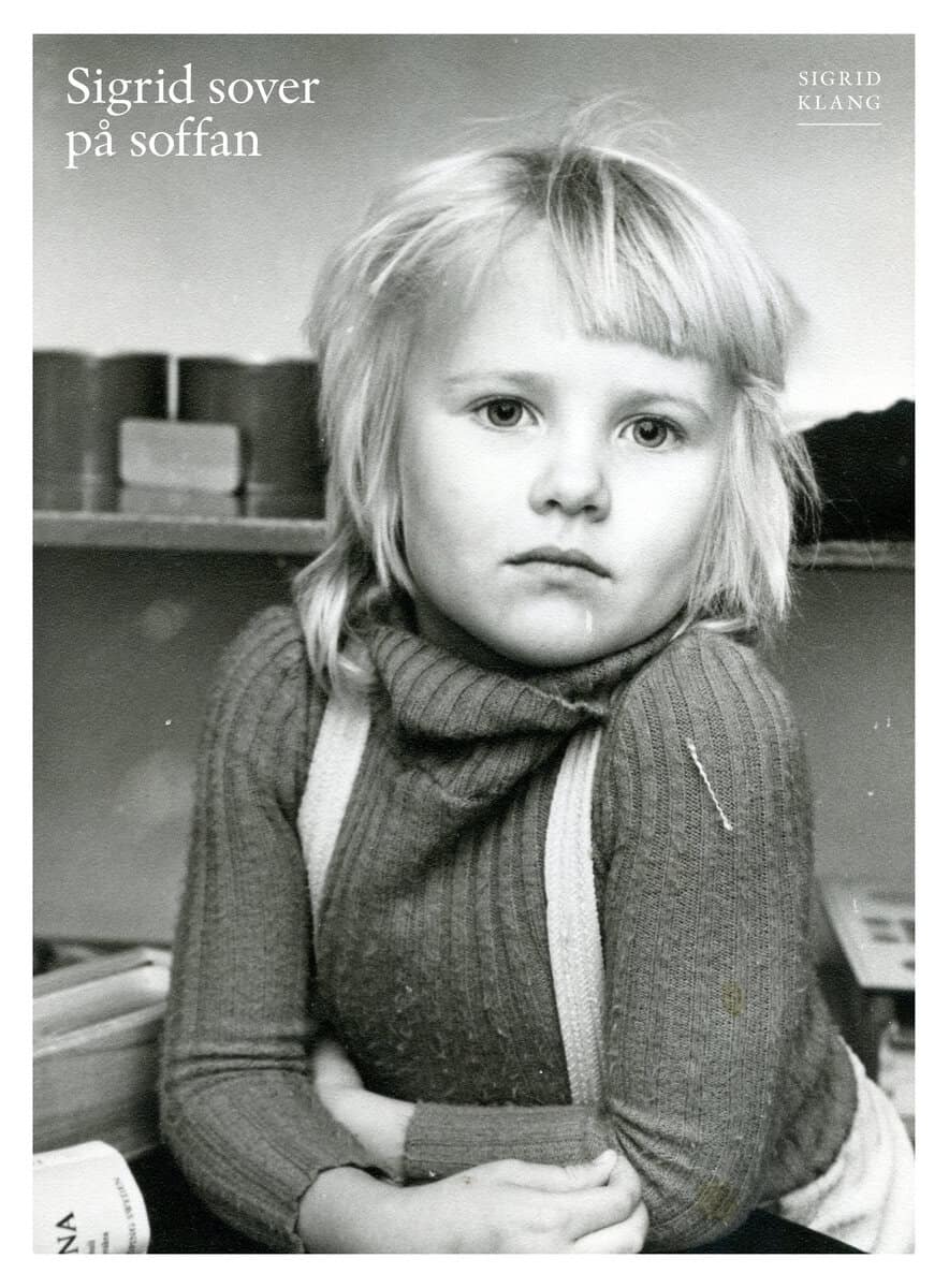 Sigrid Klang : Sigrid sover på soffan