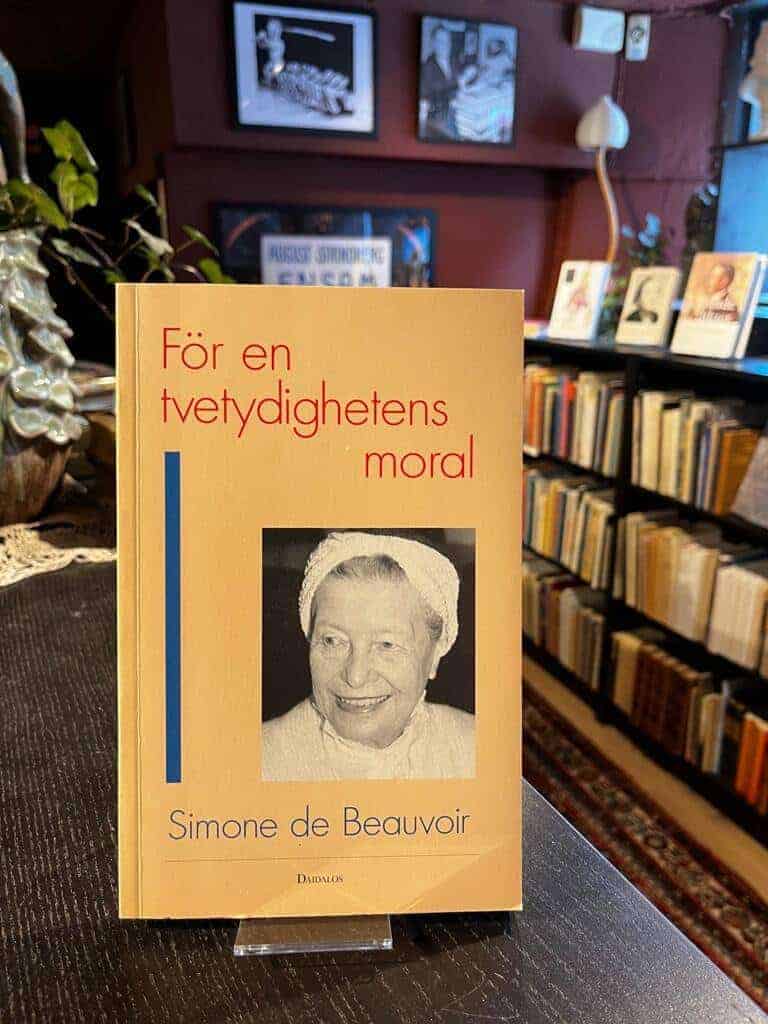 Simone de Beauvoir ; Mats Rosengren : För en tvetydighetens moral