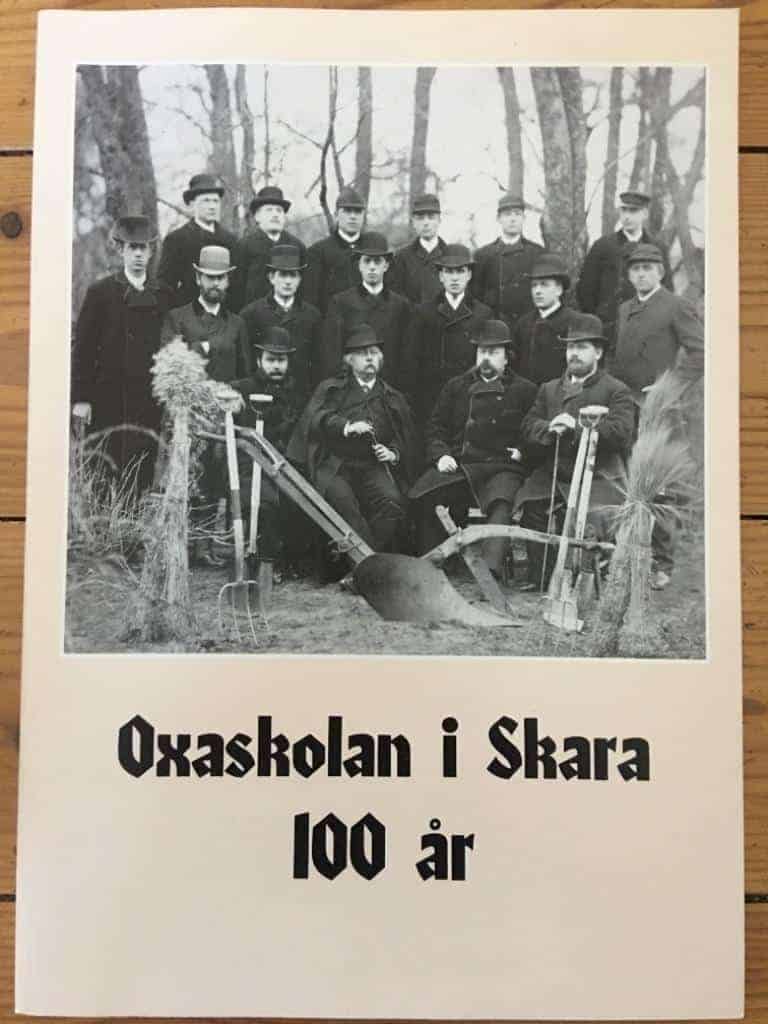 Skara lantbruksskoleförbund : Oxaskolan i Skara 100 år