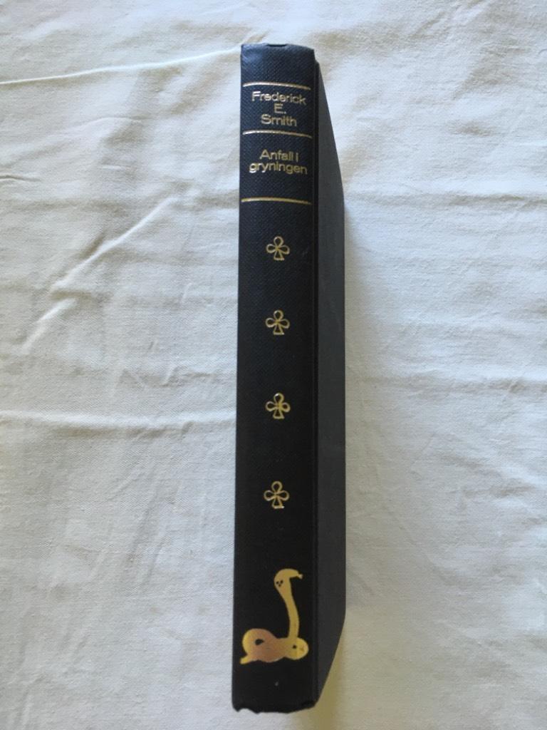 Smith, Frederick E. ; Larsson, Inge R. L. : Anfall i gryningen