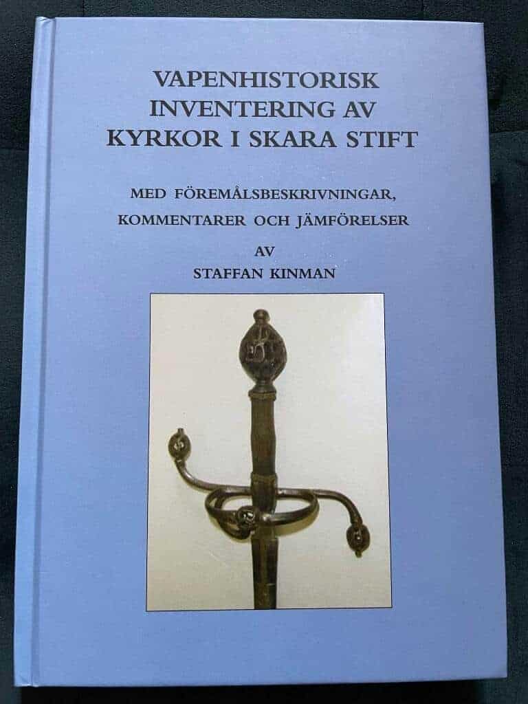 Staffan Kinman : Vapenhistorisk inventering av kyrkor i Skara stift