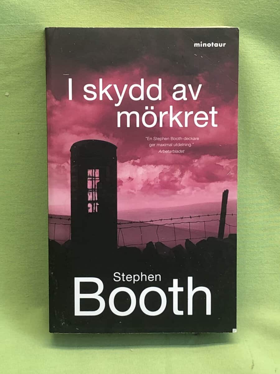 Stephen Booth : I skydd av mörkret