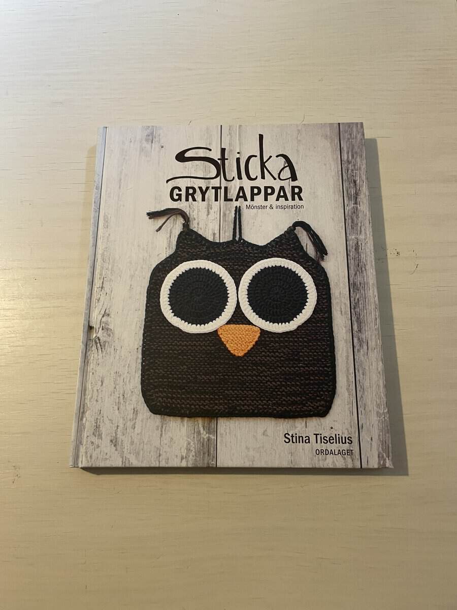 Stina Tiselius : Sticka grytlappar