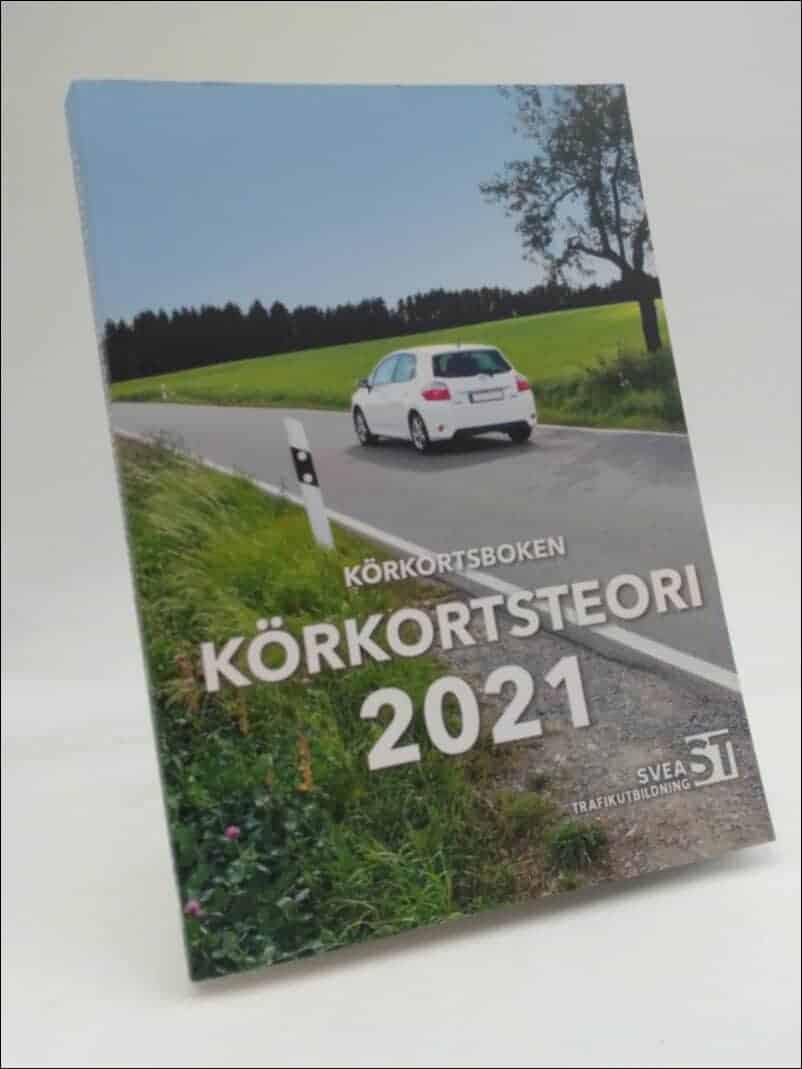 Svea Trafikutbildning : Körkortsboken