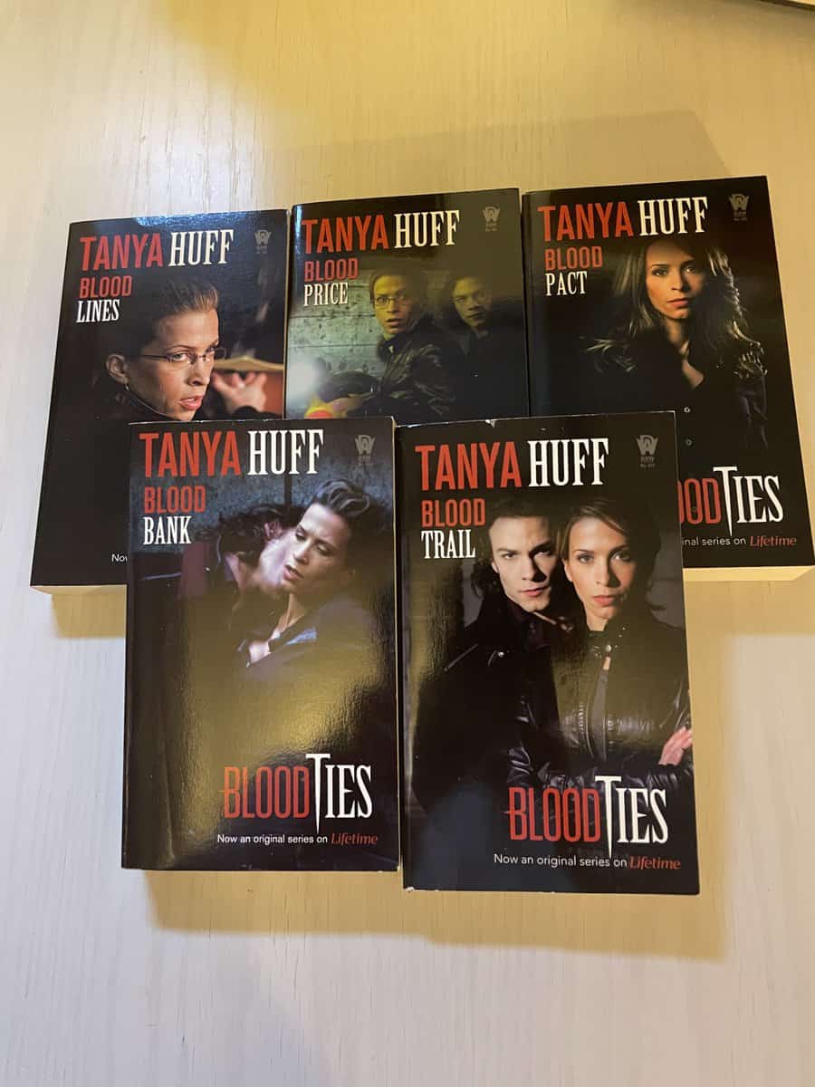 Tanya Huff : Blood Books 1-5 - Blood Price - Blood Trail - Blood Lines - Blood Pact - Blood Bank