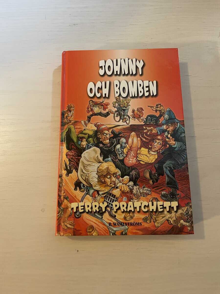Terry Pratchett : Johnny och bomben