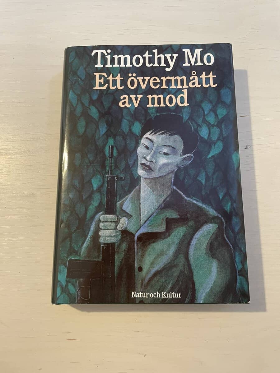 Timothy Mo : Ett övermått av mod