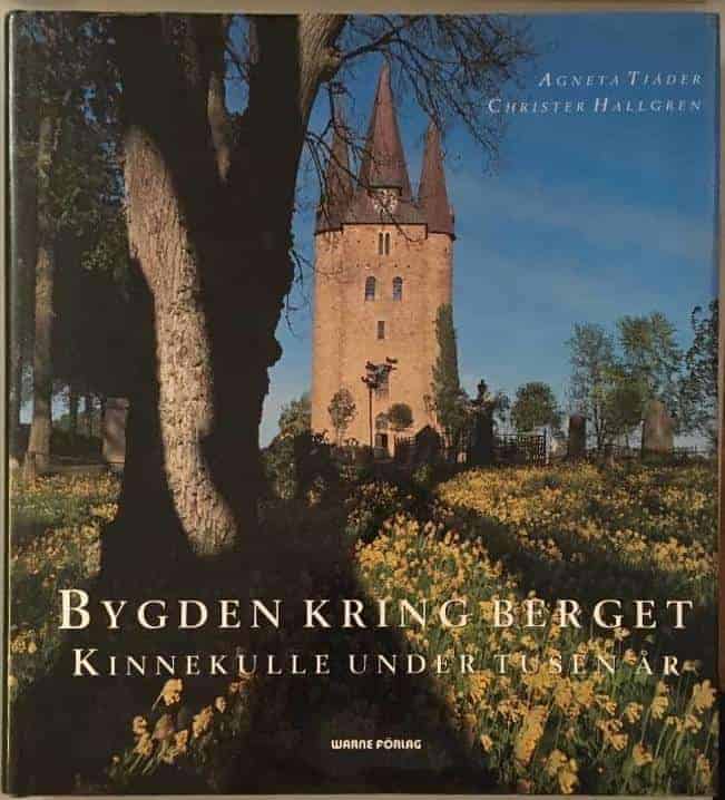 Tjäder, Agneta ; Hallgren, Christer : Bygden kring berget
