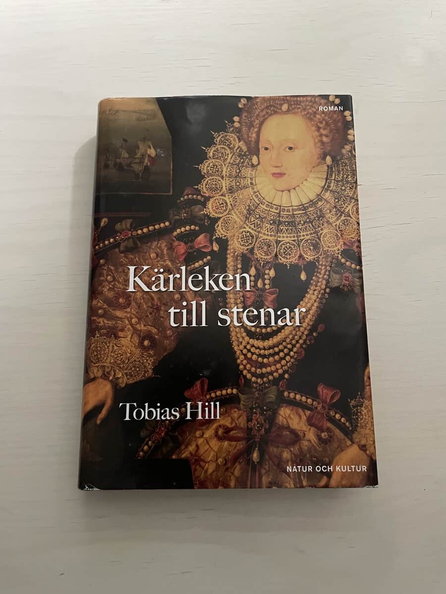 Tobias Hill : Kärleken till stenar