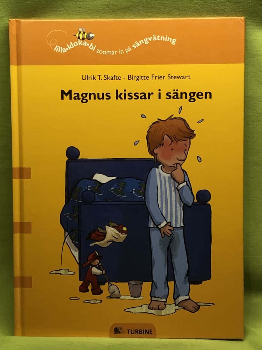 Ulrik T. Skafte : Magnus kissar i sängen
