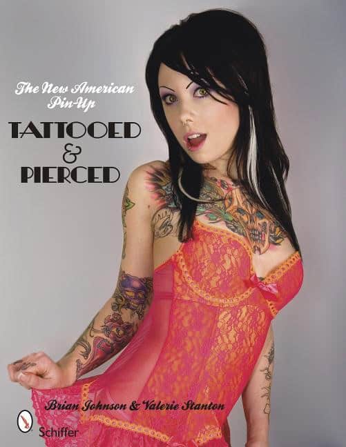 Valerie D. Stanton : New american pin-up - tattooed and pierced