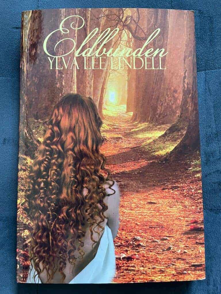 Ylva Lee Lindell : Eldbunden