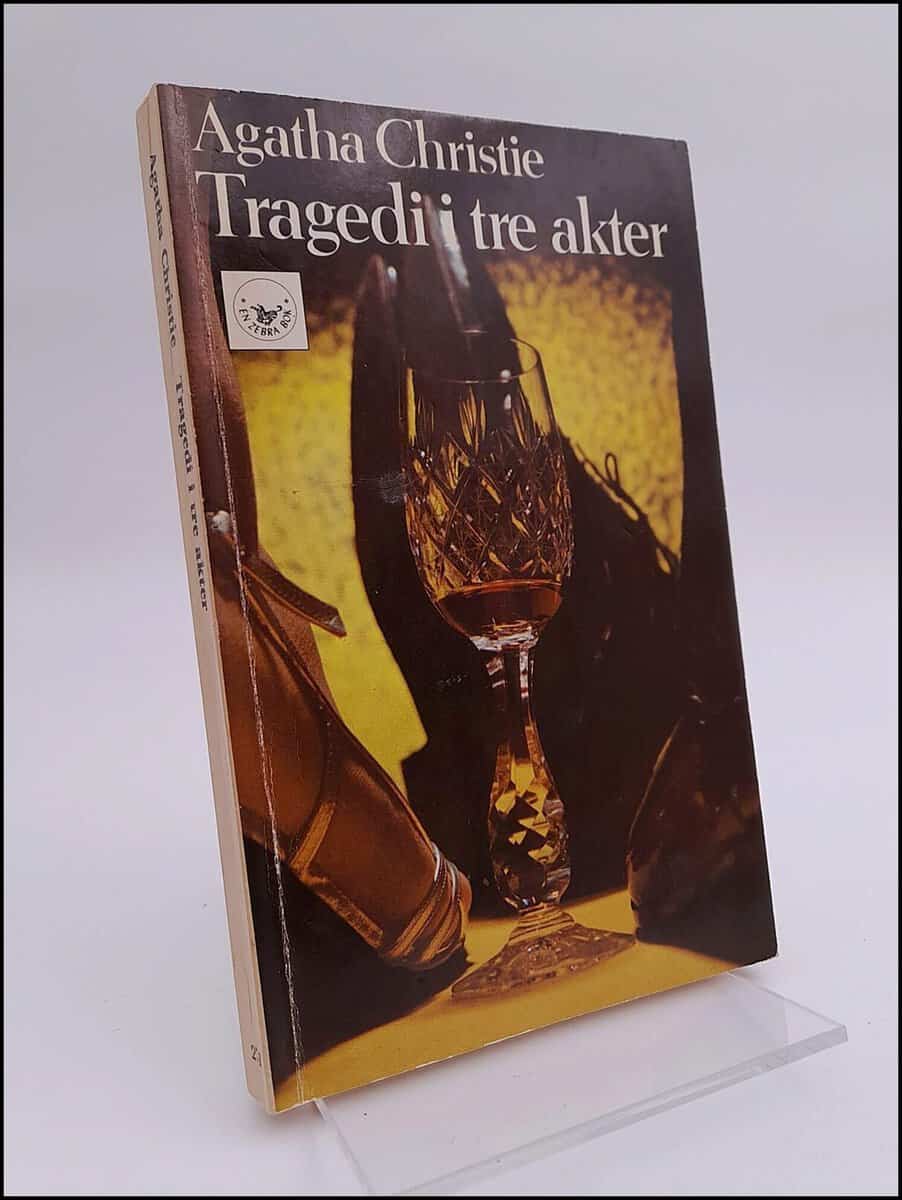 Agataha Christie : Tragedi i tre akter