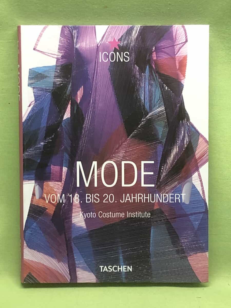 Akiko Fukai Tamami Suoh : FASHION from the 18th to the 20th Century