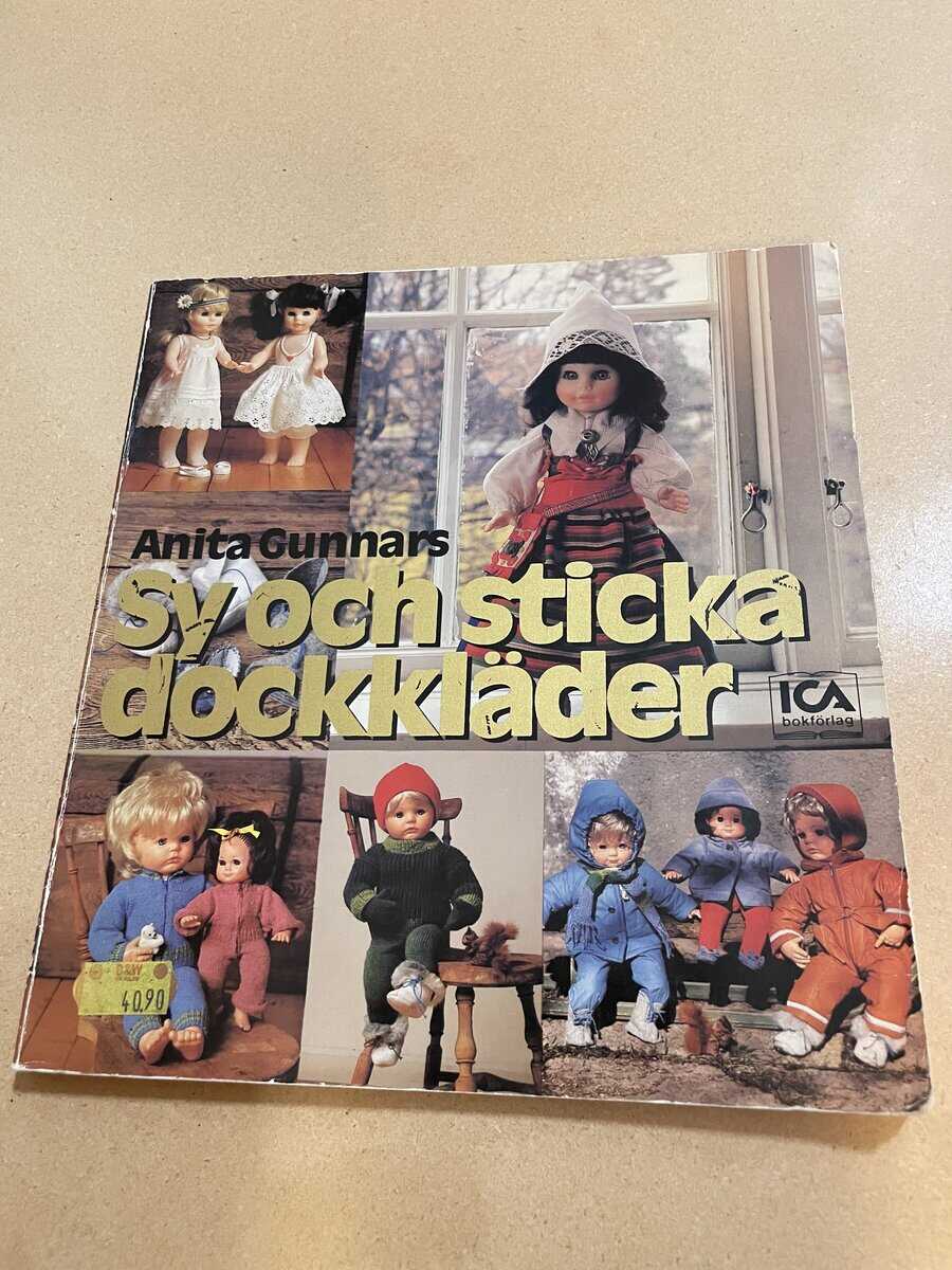 Anita Gunnars : Sy och sticka dockkläder